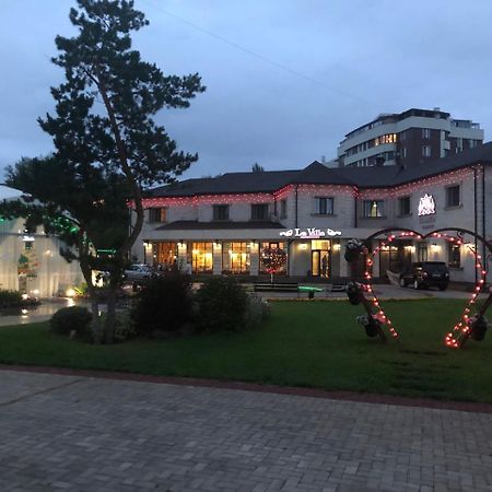 Park Hotel Karagandy Εξωτερικό φωτογραφία